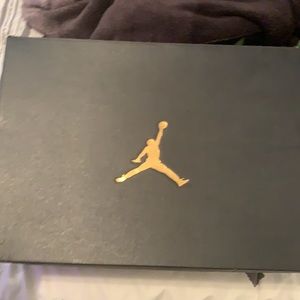 Meet your Posher, Elias